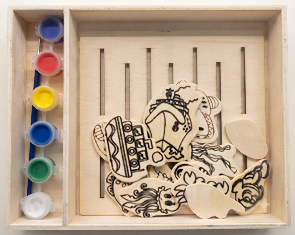 Coloring wood figures