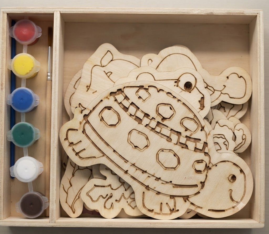 Coloring wood figures