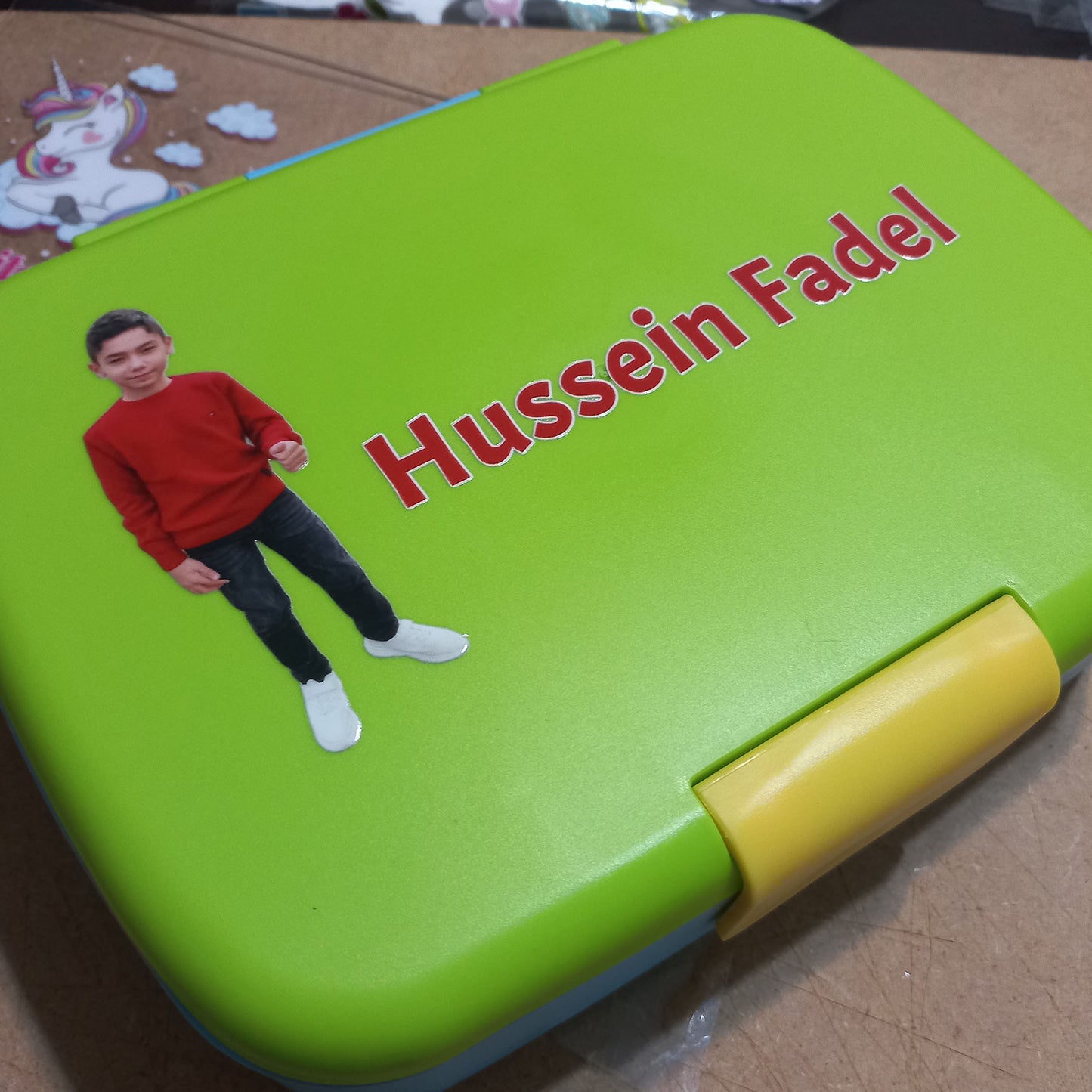صندوق غداء صلب